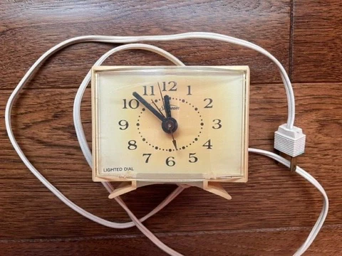 Vintage Alarm Clock, Sunbeam model 428A Cover