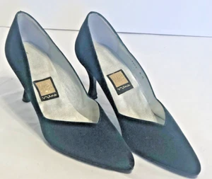Nina Velvet Heels size 8M with 3 inch Heels Made in Spain Very Good Condition - Picture 1 of 9