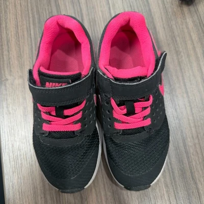 Кроссовки Nike Star Downshifter 7 черные ярко-розовые для девочек 10,5 C детские - Изображение 1 из 4