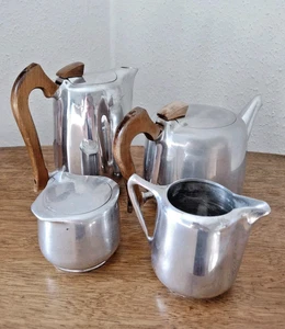 Picquot Geschirrset: Teekanne Kaffee/ Wasserkanne Milchkännchen/ Milchkännchen Zuckerdose - Bild 1 von 22