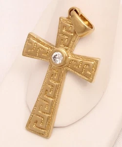 Colgante Cruz Oro Amarillo 9ct Estampado Griego con Piedra Central Transparente - Imagen 1 de 8