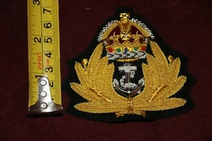 TAPA VISERA DE OFICIAL DE LA MARINA REAL BRITÁNICA SEGUNDA GUERRA MUNDIAL SEGUNDA GUERRA MUNDIAL INSIGNIA LINGOTES CHEQUE DE ALAMBRE - Imagen 1 de 1