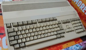 Commodore Amiga 500 512k 16-bit Computer (w PA) works kick 1.2 249163 SEALED - Photo 1/6