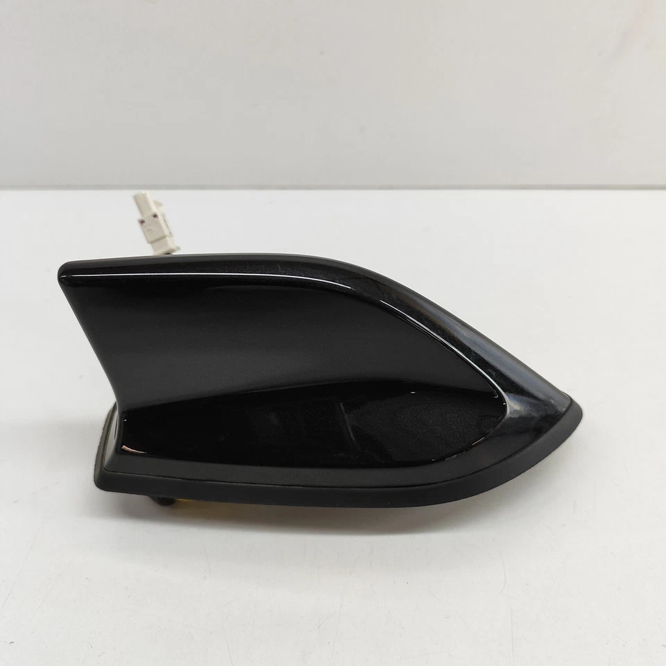 NISSAN JUKE F16 Roof Aerial Antenna 28208-6PA1B 1.0 Petrol 86kw 2021 23699483 - Image 1 of 4