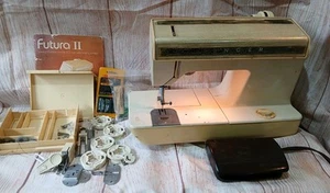 VNTG SINGER FUTURA II Modell 920 Zwei Wege Nähfläche Nähmaschine - Bild 1 von 11