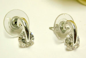 VINTAGE SILVER TONE FACETED SOLITAIRE ROUND CRYSTAL STUD EARRINGS - Picture 1 of 4