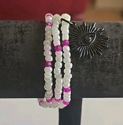 Pulseras Michele's Attic Boutique con cuentas y dijes de semillas (3 piezas) tienen un ojo negro 112 Foto 1 de 4