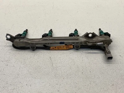 13-17 LEXUS LS460 RIEL DE INYECCIÓN DE COMBUSTIBLE MOTOR EXTERIOR IZQUIERDO CON INYECTORES OEM A0.46 Foto 1 de 4