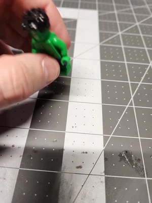 LEGO Marvel Super Heroes Hulk con pantalones púrpura oscuro y pelo con púas del conjunto: 76241 Foto 1 de 4