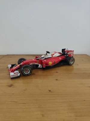 FERRARI SF16-H F1 2016 #5 S. Vettel - Burago 1/18  - Immagine 1 di 4