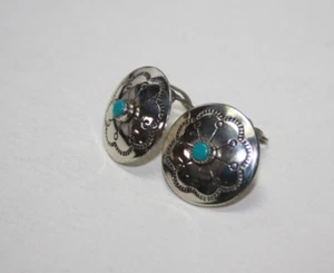 Vintage Southwestern Sterling Silver Etched Turquoise Clip Earrings [033GRA] - Picture 1 of 6
