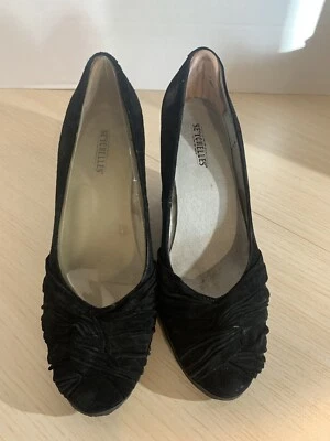 Tacones de cuña de gamuza negros para mujer Seychelles puntera de gamuza retorcida talla 7 USADOS Foto 1 de 4