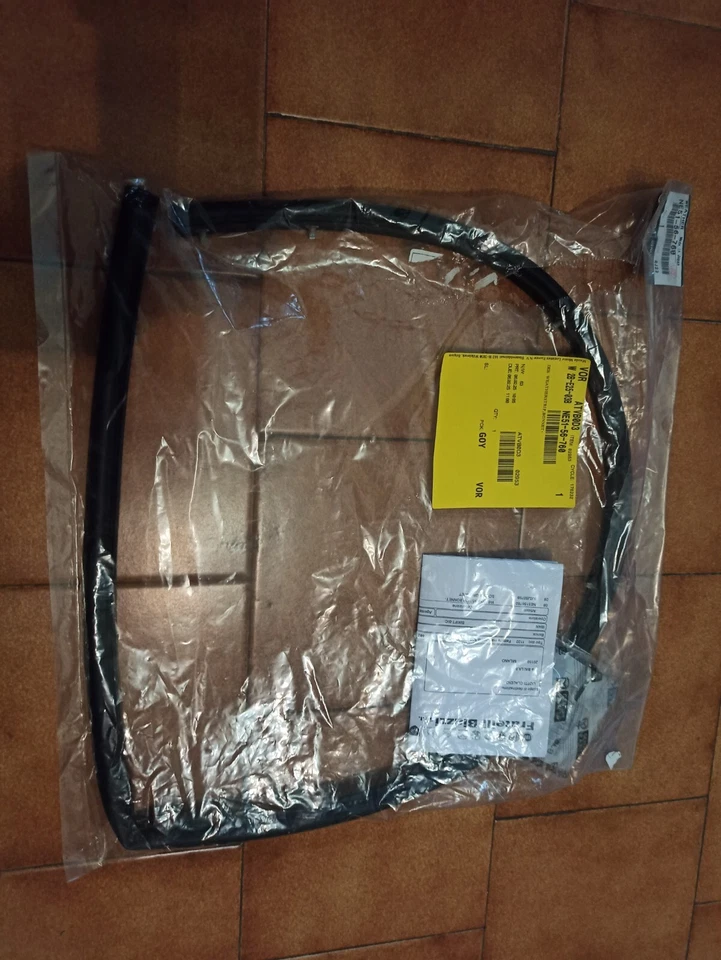 MAZDA MX-5 NC 2005-2015 MIATA FRONT HOOD REARWARD SEAL WEATHERSTRIP NE51-56-760 Foto 1 de 1