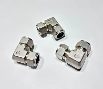 (3) 765L_SS_3/4 Ham-Let Stainless Steel 3/4" x 3/4" Tube OD Union Elbow Let-Lok - Image 1 of 4
