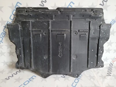 Protector contra salpicaduras de batería trasera Nissan Leaf 2011-2017 bajo cubierta OEM Foto 1 de 4