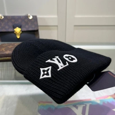 Gorro de grafito para hombre Louis Vuitton Petit Damier (talla única) Foto 1 de 3