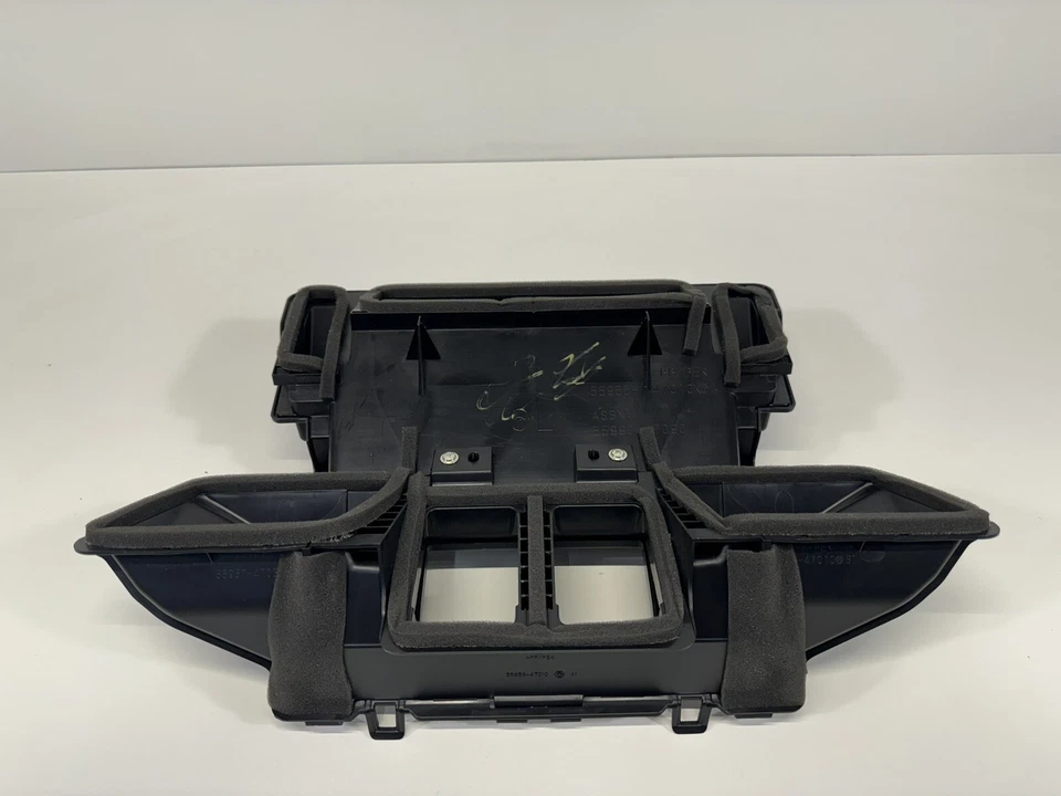 Toyota Prius 2016-2022 boquilla descongeladora parabrisas plástico 55990-47090 OEM Foto 1 de 4