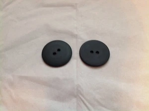 10 PC. PKG. NEW 1 1/8 INCH DULL FINISH FOREST GREEN BUTTONS - Picture 1 of 3