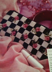 Checkerboard Purse Sewing Pattern - Picture 1 of 1