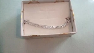 Princess cut women's tennis bracelet in 18k white gold plated white CZ - Picture 1 of 3
