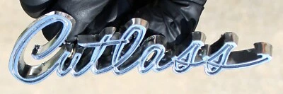 Oldsmobile Cutlass 1969 original emblema de escritura cromado 399503 Foto 1 de 4