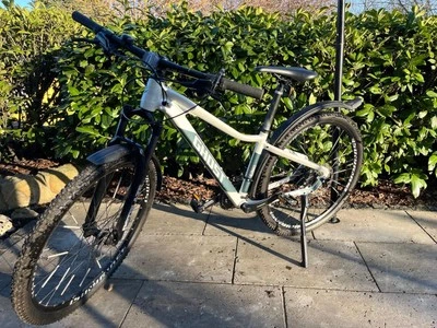 Ghost Fahrrad Mountainbike Kinder Teenie 24" Rahmen / 27,5" Räder - Bild 1 von 4