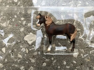 Neu Breyer Stablemate #10258 Deluxe Horse Collection Dark Chestnut Kit Haflinger - Bild 1 von 2