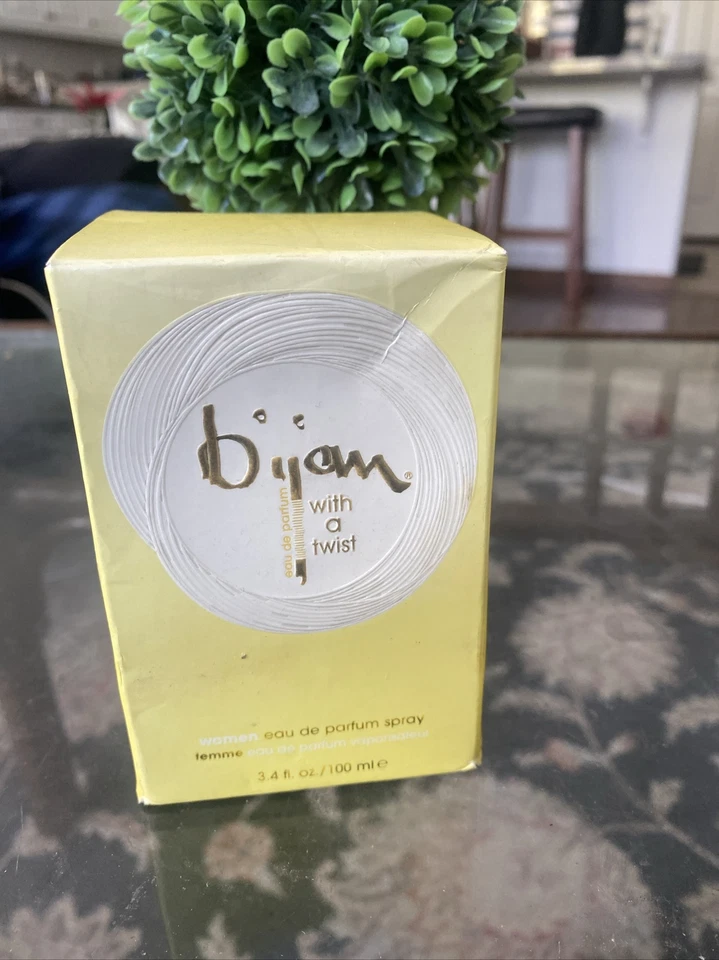BIJAN WITH A TWIST 3,4 OZ Eau de Parfum Spray para Mujer Nuevo En Caja Como Se Muestra Foto 1 de 2