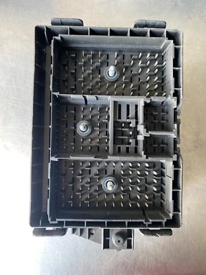 CHEVROLET TRAILBLAZER GMC ENVIY CAJA DE FUSIBLES 2002-2009 GM 1509882 USADO Foto 1 de 4