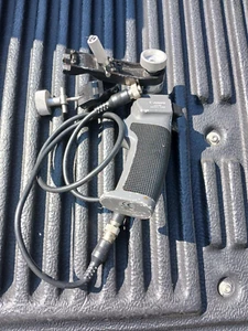 Canon ZSG-200M Zoom Servo Grip - Picture 1 of 3