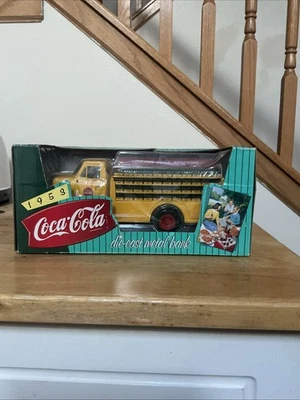 Banco de metal fundido a presión Coca-Cola 1953 Foto 1 de 2