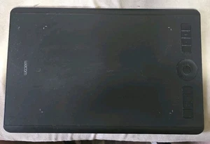 Tablet graficzny Wacom Intuos Pro (PTH-660) - Zdjęcie 1 z 4