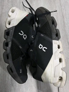 On Cloud Cloudflyer 4 Running Shoes Mens Size 10.5 Black White - Picture 1 of 8