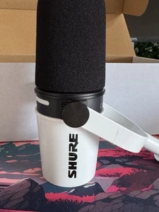 MV7+ USB-C/XLR Podcast Mikrofon - Weiß - Bild 1 von 7