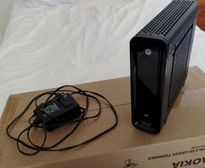 Motorola SBG6580 SURFboard Broadband Cable Modem w/Power Adapter - Picture 1 of 7
