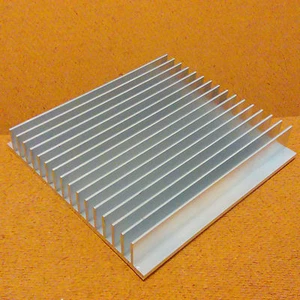 Disipador térmico de aluminio de 5 pulgadas (5,0 x 4,85 x 0,8) pulgadas. Baja resistencia térmica. - Imagen 1 de 2