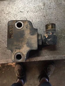 Used Hydraulic Cover Block Mahindra Part # 17995080970M For 4110 Tractor - Picture 1 of 4