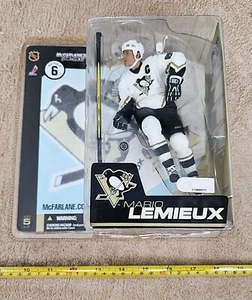 McFarlane's NHL Series 6 MARIO LEMIEUX PITTSBURGH PENGUINS NHL HALL OF FAME - Picture 1 of 4