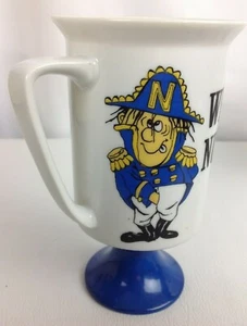 Vintage Arnart 5th Ave WHO'S NUTS Standfuß Neuheit Tasse signiert Pia lustig Captain 2475 - Bild 1 von 7
