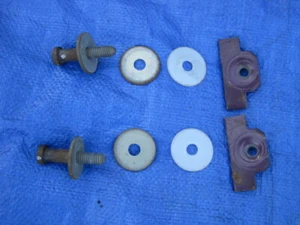 82-92 Camaro Z28 Firebird b1 right and left door strikers  - Bild 1 von 7