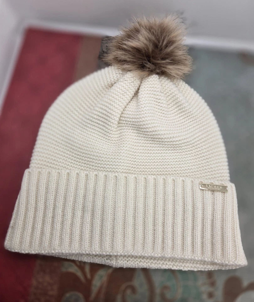 Lauren Ralph Lauren Gorro Crema Con Pom Pom Etiqueta Negra Foto 1 de 4