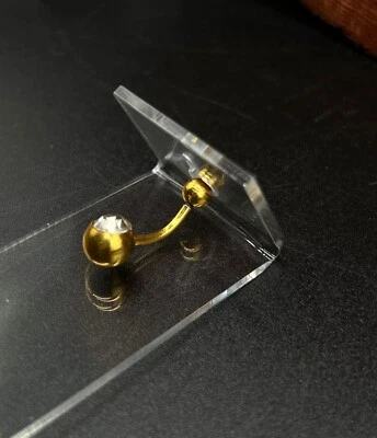 Anel de umbigo amarelo de aço inoxidável calibre 14 eixo flexível zircônia cúbica gema - Imagem 1 de 4