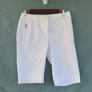 EUC Women’s Cutter & Buck WHITE Bermuda Golf shorts w/ pockets Size 4 Summer - Picture 1 of 4