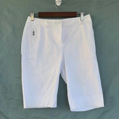 EUC Women’s Cutter & Buck WHITE Bermuda Golf shorts w/ pockets Size 4 Summer - Image 1 of 4