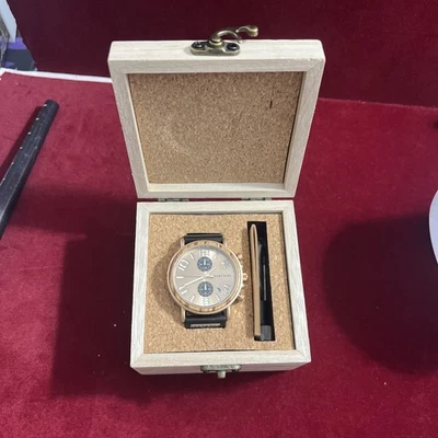 Reloj pulsera de cuarzo de madera de lujo para hombre con caja Foto 1 de 4