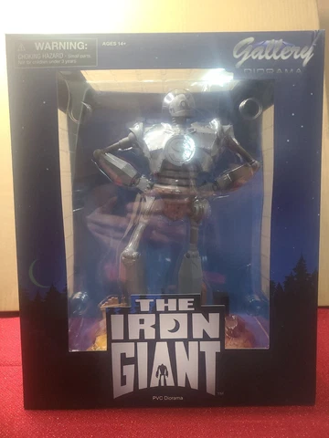 Iron Giant Gallery Diamond Superhero PVC 10 Inch Statue. Brand New Sealed Cover