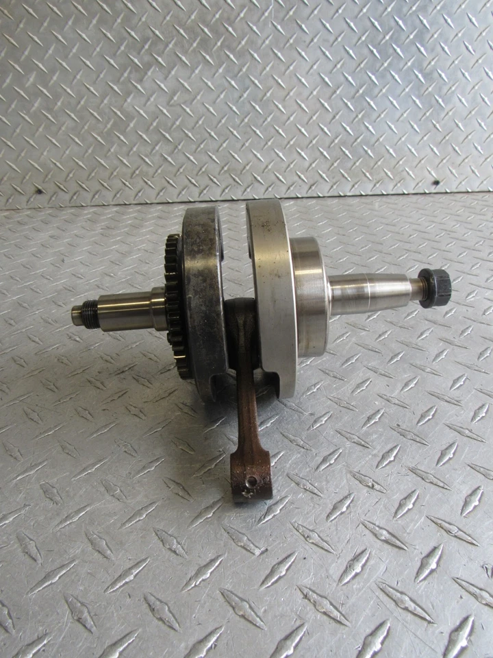 2000 00 SUZUKI GZ250 GZ 250 КОЛЕНЧАТЫЙ ВАЛ И ШАТУНЫ - Изображение 1 из 4