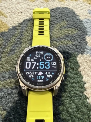 Reloj inteligente Garmin Fenix 8 47 mm titanio zafiro solar amplificador amarillo Foto 1 de 4