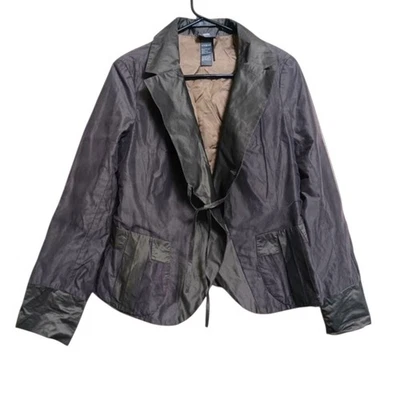 Chaqueta Lilith XS Gris Tafetán Corbata Frontal Con Superposición de Tul Foto 1 de 4