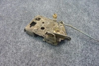 Pestillo de puerta lateral del conductor Ford Ranchero 1978-79 Foto 1 de 3